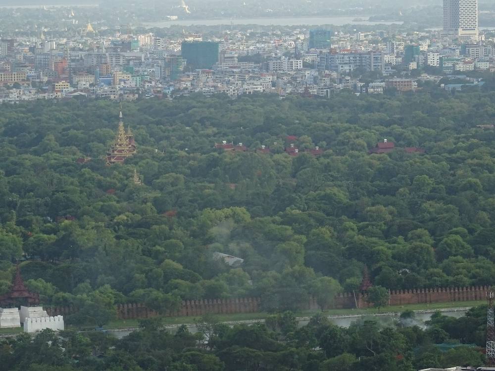 Visite guidée gratuite à pied de Mandalay – Palais royal, colline sacrée et dernière capitale du Myanmar