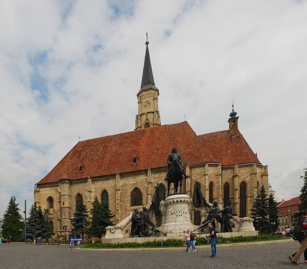 Passeio a Pé Gratuito por Cluj-Napoca – a Animada Capital da Transilvânia, Praça da União e Igreja Gótica