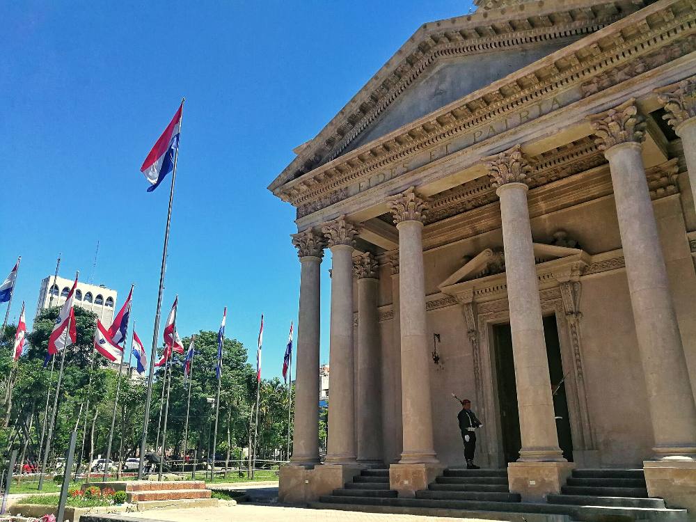 Visite libre d’Asunción à pied – capitale historique au bord du fleuve et cœur du Paraguay