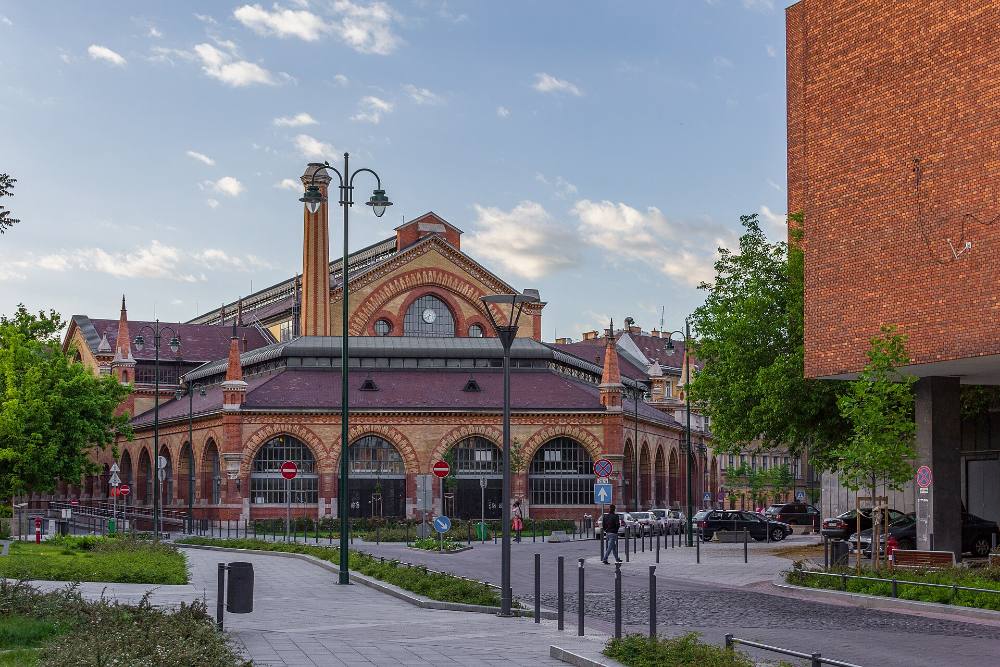 Budapest Street Art & Alternative Free Walking Tour – Murals, Creative Quarters & Modern Culture