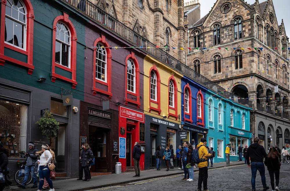 Edinburgh Legends & Evening Free Walking Tour – Myths, Mysteries & Lamplit Lanes