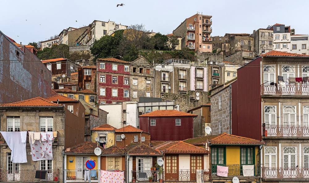Porto Street Art & Alternative Free Walking Tour – Murales, Quartieri Creativi e Cultura Moderna