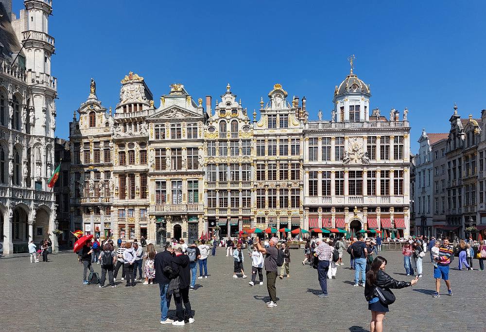 Tour a piedi gratuito delle gemme nascoste e della vita locale di Bruxelles – Angoli segreti e storie di quartiere