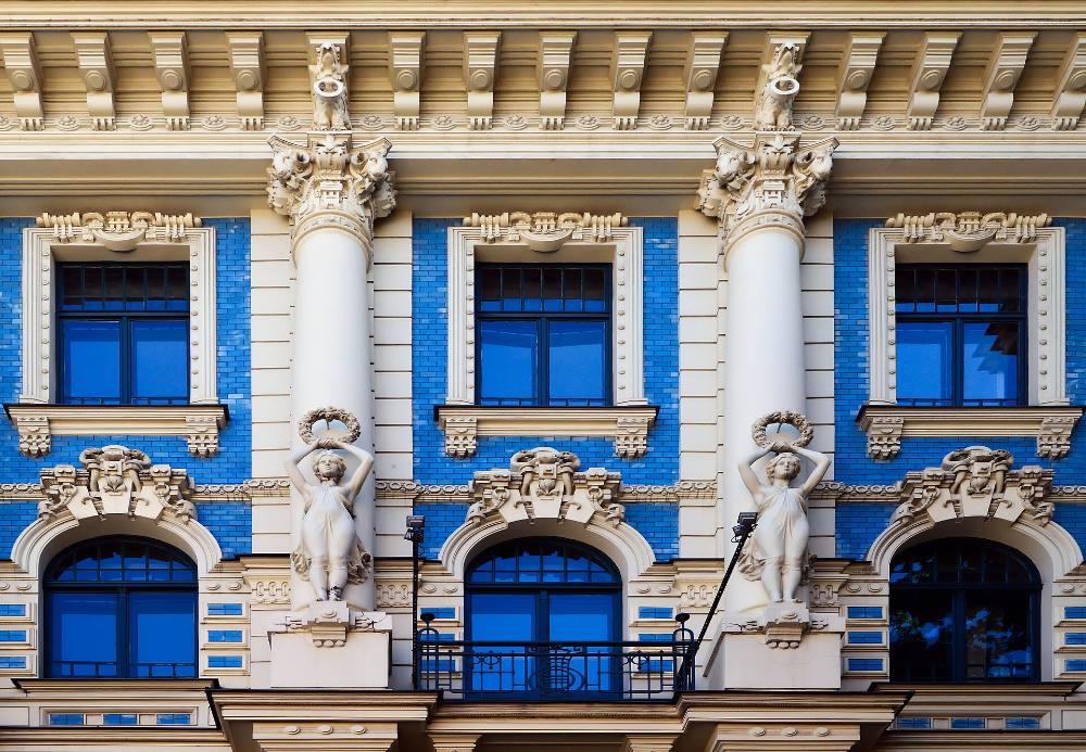 Riga Legends & Evening Free Walking Tour – Myths, Mysteries & Lamplit Lanes