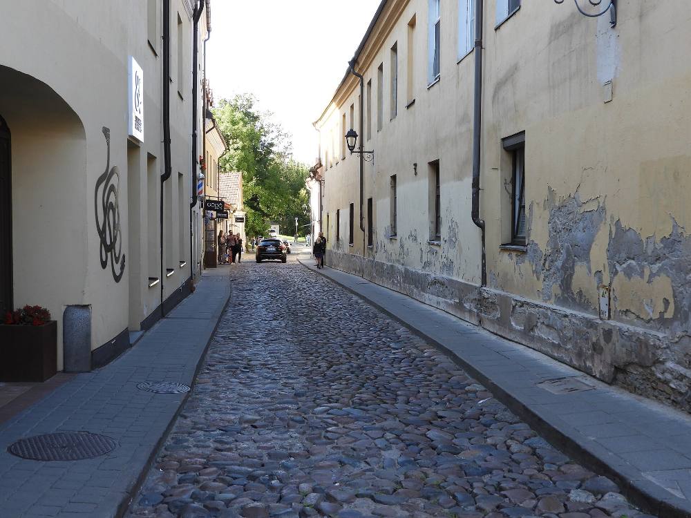 Visite à pied gratuite : Street Art et Vilnius alternatif – Fresques, quartiers créatifs et culture moderne
