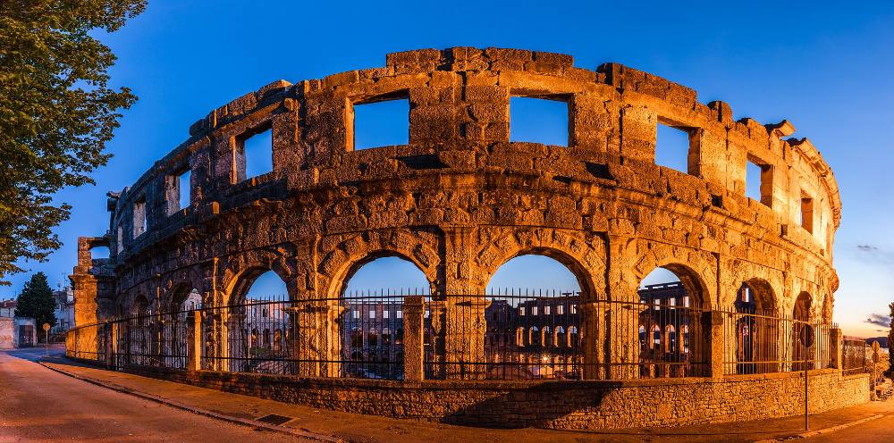 Pula Legends & Evening Free Walking Tour – Myths, Mysteries & Lamplit Lanes