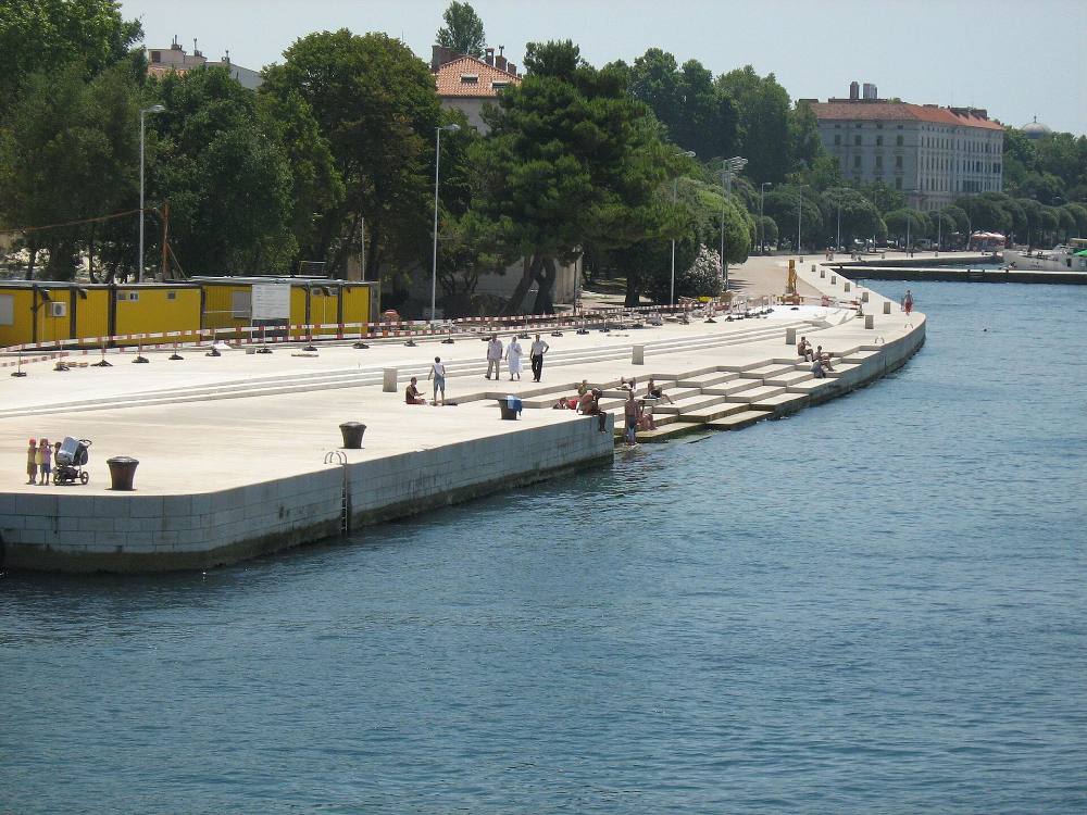 Lendas de Zadar e Tour a Pé Gratuito Noturno – Mitos, Mistérios e Vielas Iluminadas