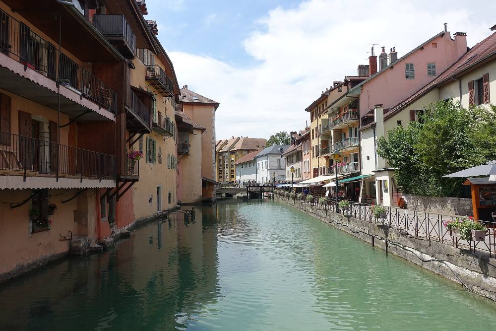 Visite à pied gratuite des trésors cachés et de la vie locale d'Annecy – Coins secrets et histoires de quartier