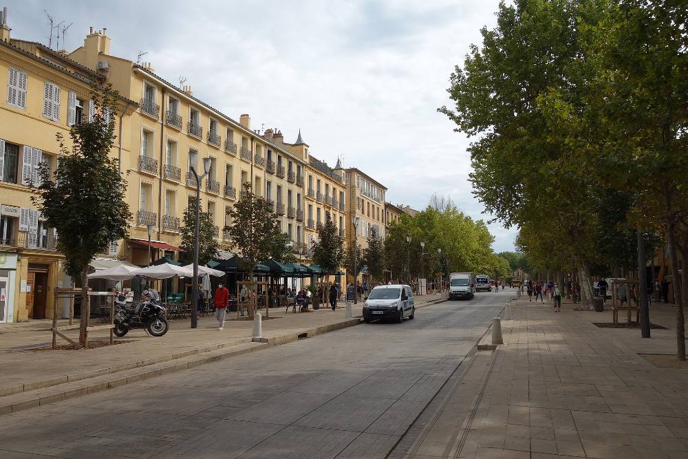 Visite à pied gratuite en soirée : Légendes d'Aix-en-Provence – Mythes, mystères et ruelles éclairées