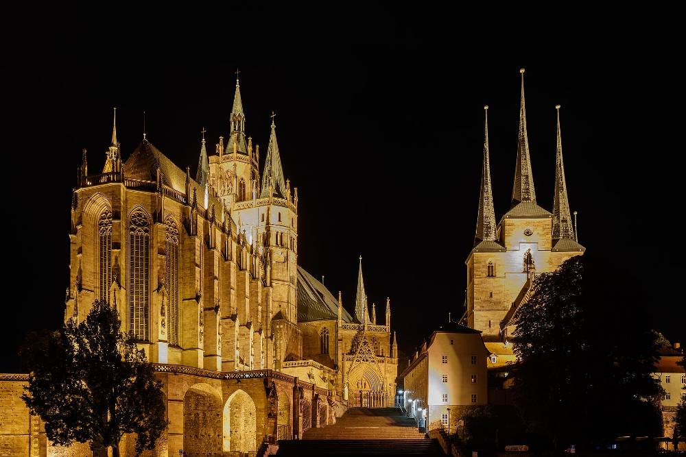 Lendas de Erfurt e Tour a Pé Gratuito Noturno – Mitos, Mistérios e Vielas Iluminadas