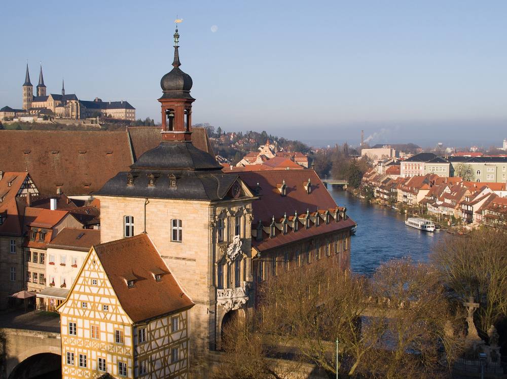 Lendas de Bamberg e Tour a Pé Gratuito Noturno – Mitos, Mistérios e Ruas Iluminadas por Lanternas