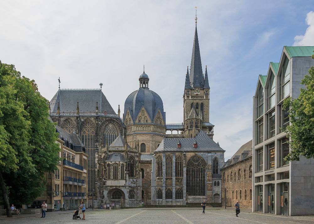 Aachen Food & Local Market Free Walking Tour – Aromen, Märkte & Kulinarische Kultur