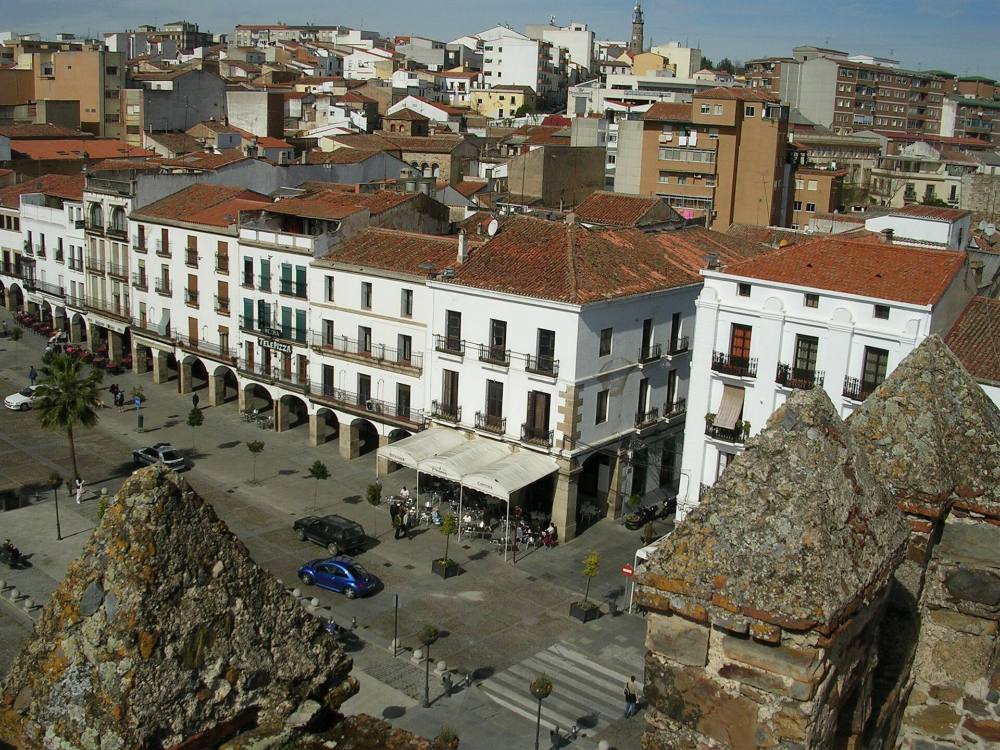 Lendas de Cáceres e Free Walking Tour Noturno – Mitos, Mistérios e Ruelas Iluminadas
