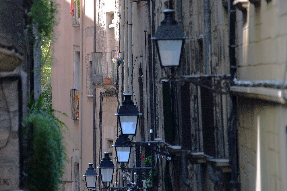 Lendas de Girona e Tour a Pé Gratuito Noturno – Mitos, Mistérios e Vielas Iluminadas