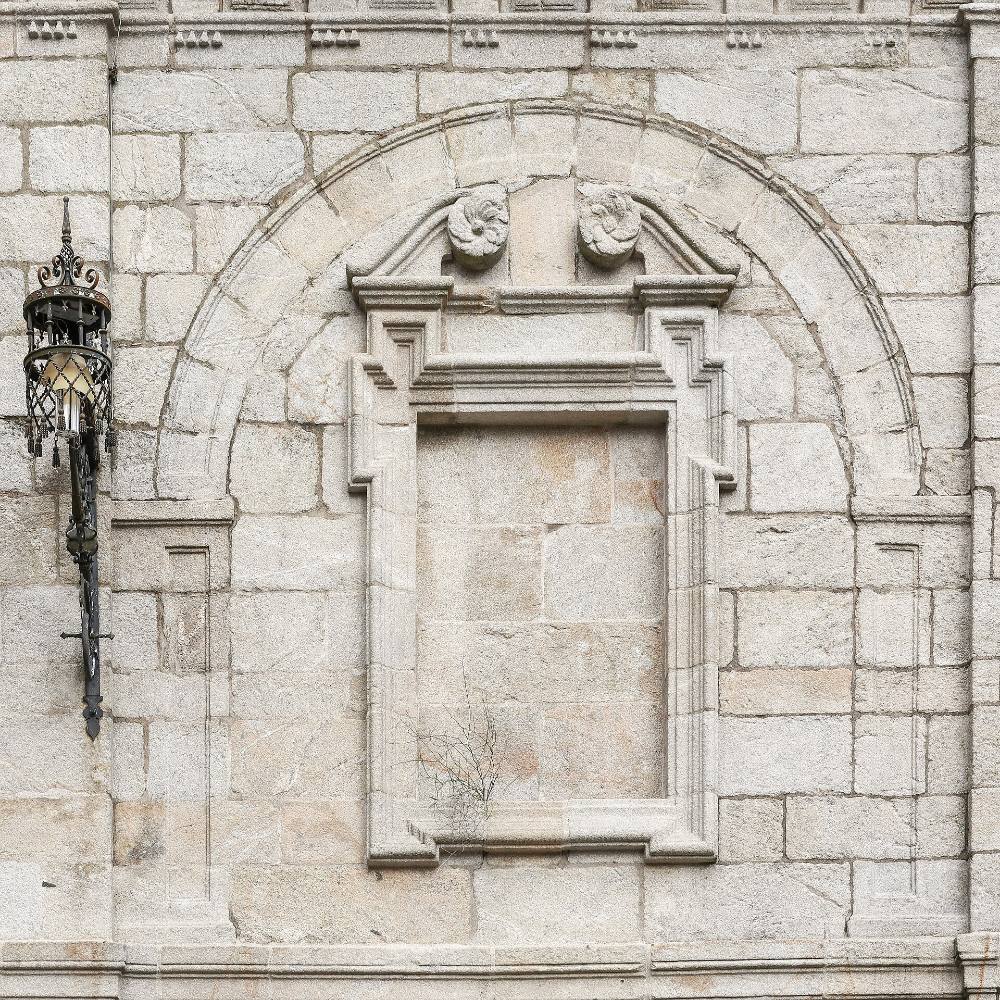Tour nocturno a pie gratuito y leyendas de Santiago de Compostela: mitos, misterios y callejuelas iluminadas