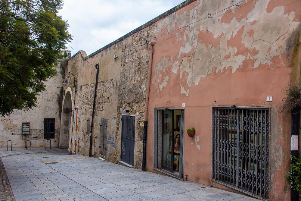 Kostenlose abendliche Rundgang-Tour & Legenden von Cagliari – Mythen, Geheimnisse & beleuchtete Gassen