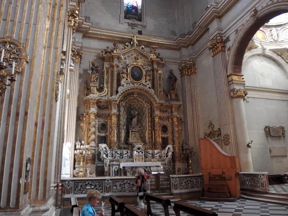 Tour a pie gratuito Descubre las joyas ocultas y la vida local de Lecce – Rincones secretos e historias del barrio