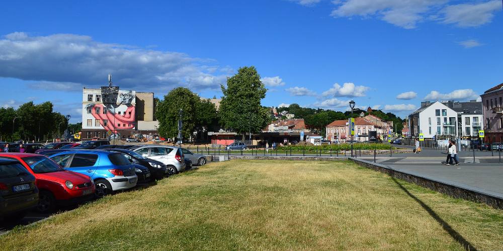 Kostenlose abendliche Stadtführung zu Fuß & die Legenden von Kaunas – Mythen, Geheimnisse & Gassen im Laternenlicht