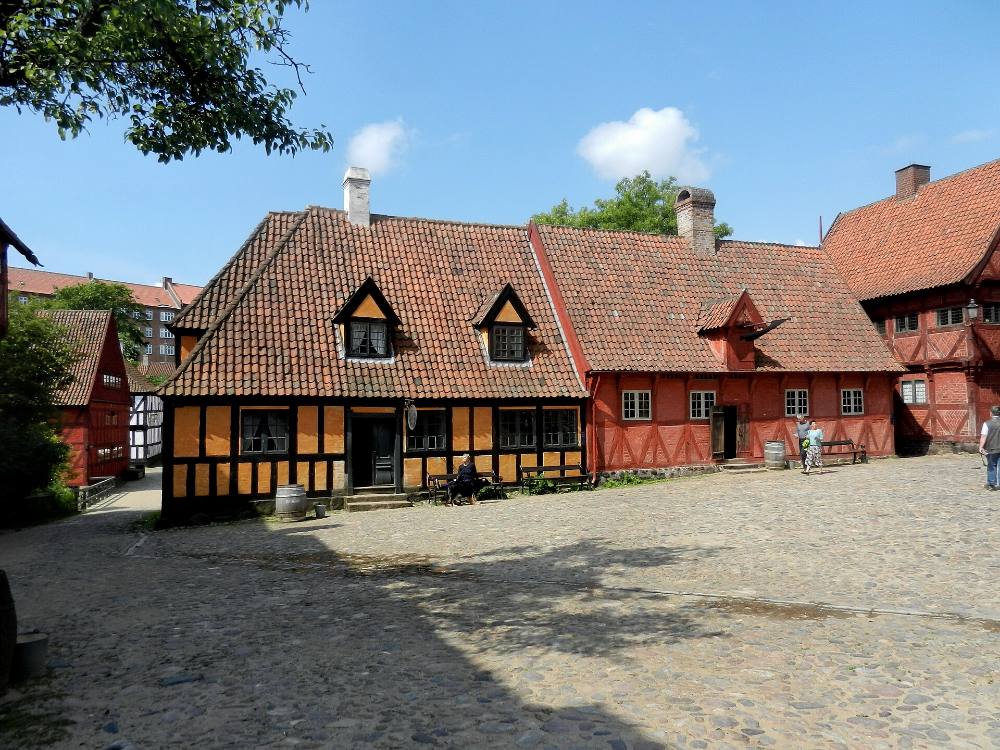 Lawatan Berjalan Kaki Percuma Meneroka Seni Jalanan & Sisi Alternatif Aarhus – Mural, Kawasan Kreatif & Budaya Moden