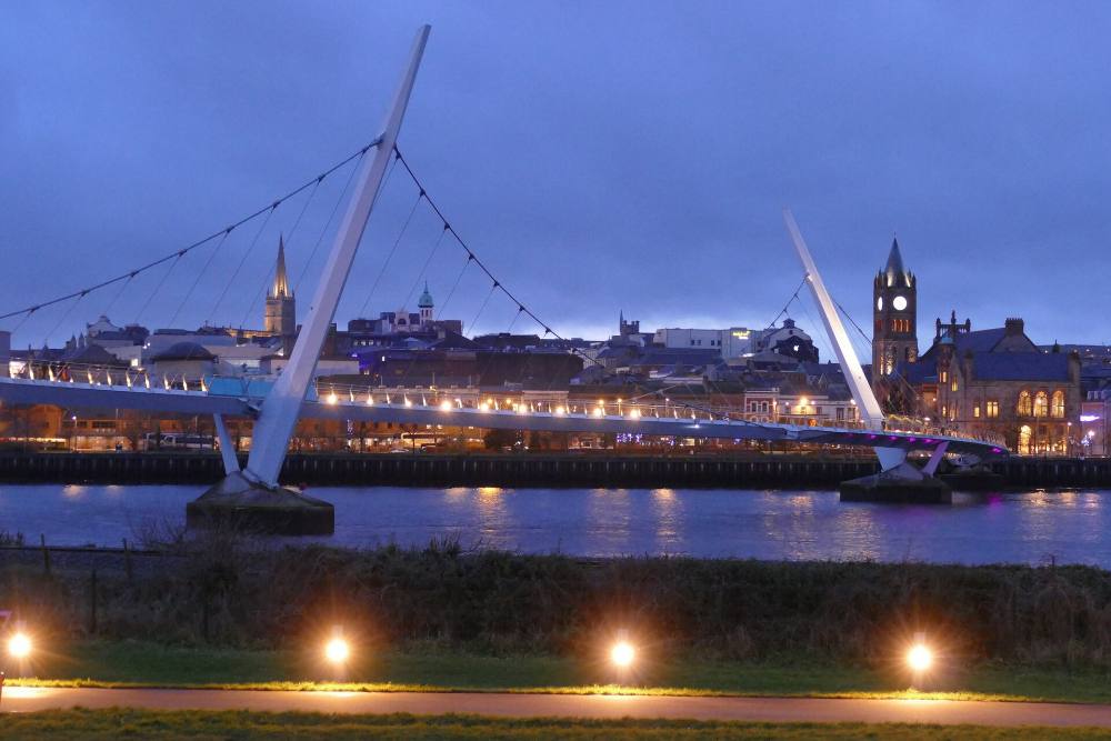 Visite à pied gratuite : joyaux cachés et vie locale à Derry – recoins secrets et histoires de quartier