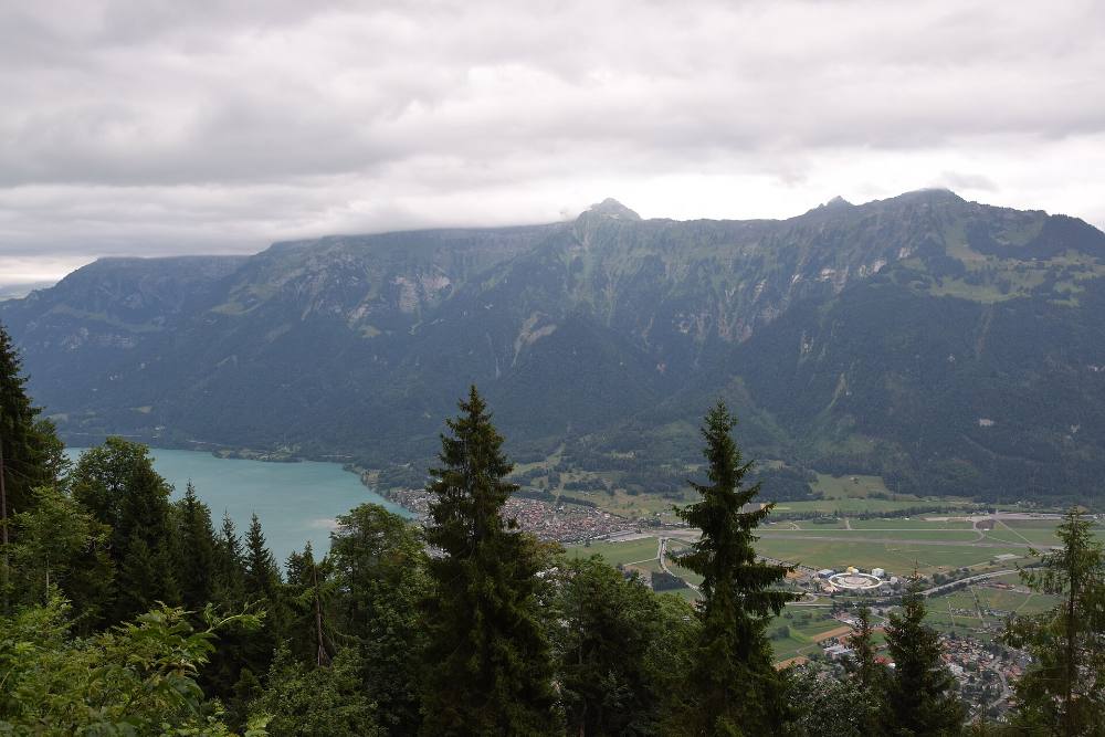 Tour a pie gratuito para descubrir la gastronomía y los mercados locales de Interlaken: sabores, mercados y cultura culinaria