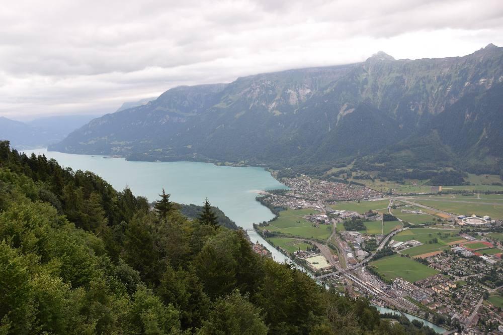 Tour a pie gratuito por la noche y leyendas de Interlaken – mitos, misterios y callejones bajo las luces