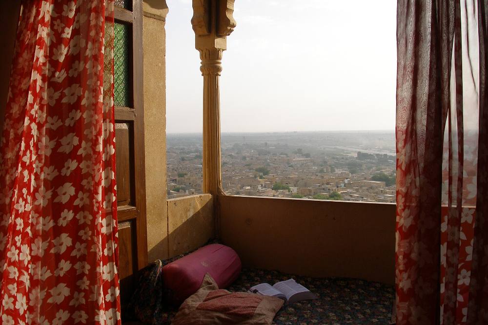 Tour serale gratuito a piedi alla scoperta delle leggende di Jaisalmer – Miti, misteri e vicoli illuminati