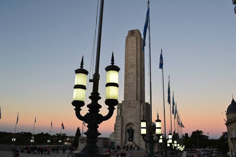 Tour serale gratuito a piedi e leggende di Rosario – Miti, misteri e vicoli illuminati