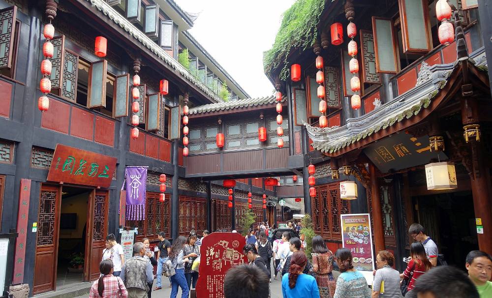 Free walking tour exploring street art and alternative culture in Chengdu – Murals, creative districts, and contemporary culture