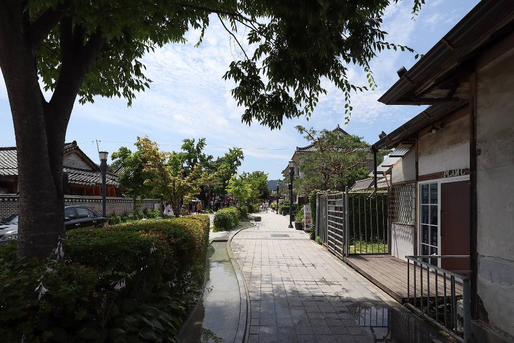 Kostenlose Wandertour zur Entdeckung von Street Art & aufstrebenden Vierteln in Jeonju – Wandmalereien, kreative Viertel & moderne Kultur