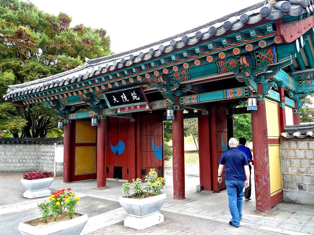 Légendes de Gyeongju & visite nocturne à pied gratuite – Mythes, mystères et ruelles illuminées aux lanternes