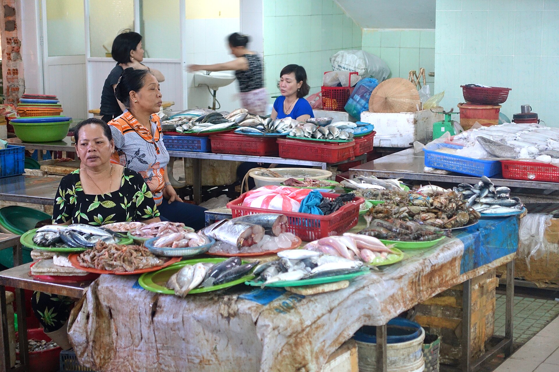 Lawatan makanan berjalan kaki pada waktu pagi di Đà Nẵng: Mì Quảng, Bún chả cá & Chợ Cồn