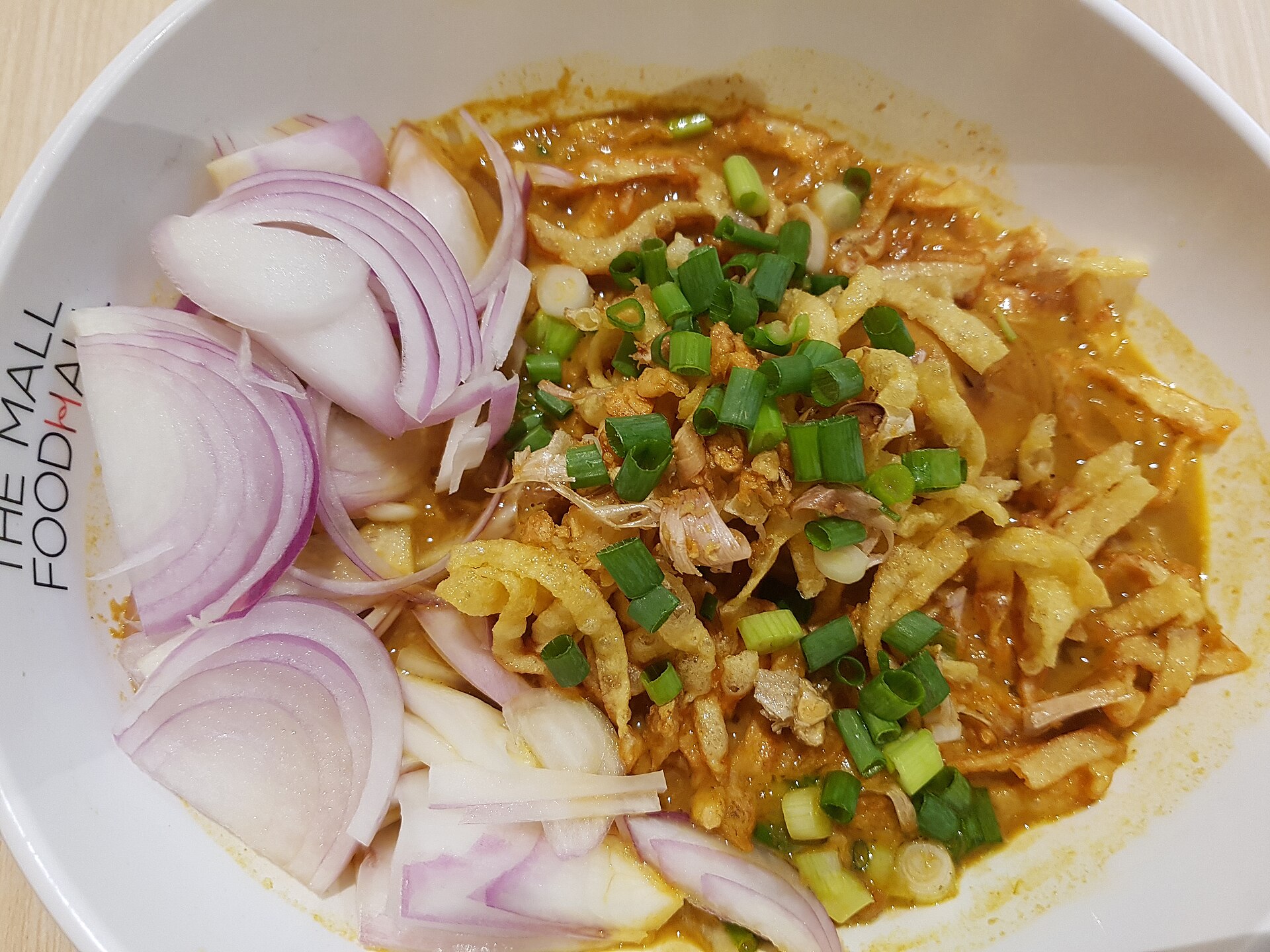 Chiang Mai Khao Soi Trail: Northern Thai Noodles & Warorot Market