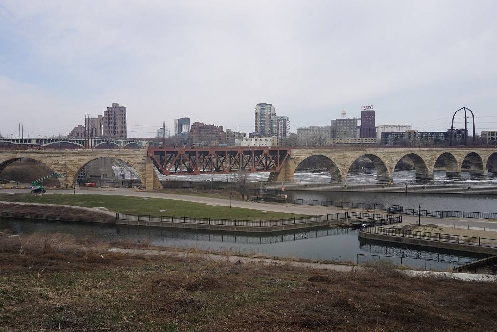 Tour đi bộ miễn phí khám phá những viên ngọc ẩn & đời sống địa phương ở Minneapolis – Những góc bí mật & câu chuyện khu phố