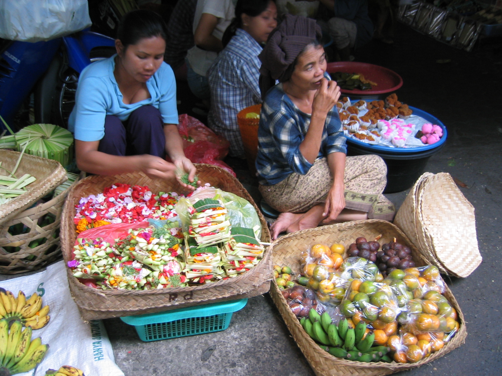 Chuyến đi bộ ẩm thực buổi sáng ở Ubud: Babi Guling, bữa sáng ở chợ & gia vị Bali
