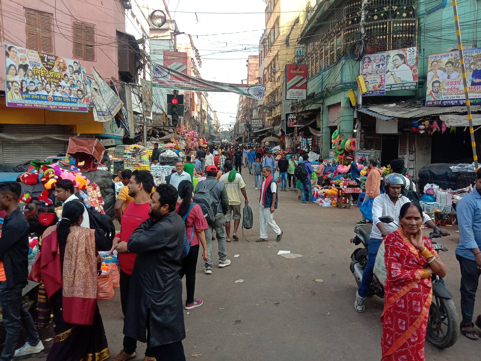 Kolkata Evening Food Tour: Zakaria Street Kebabs & Kathi Rolls