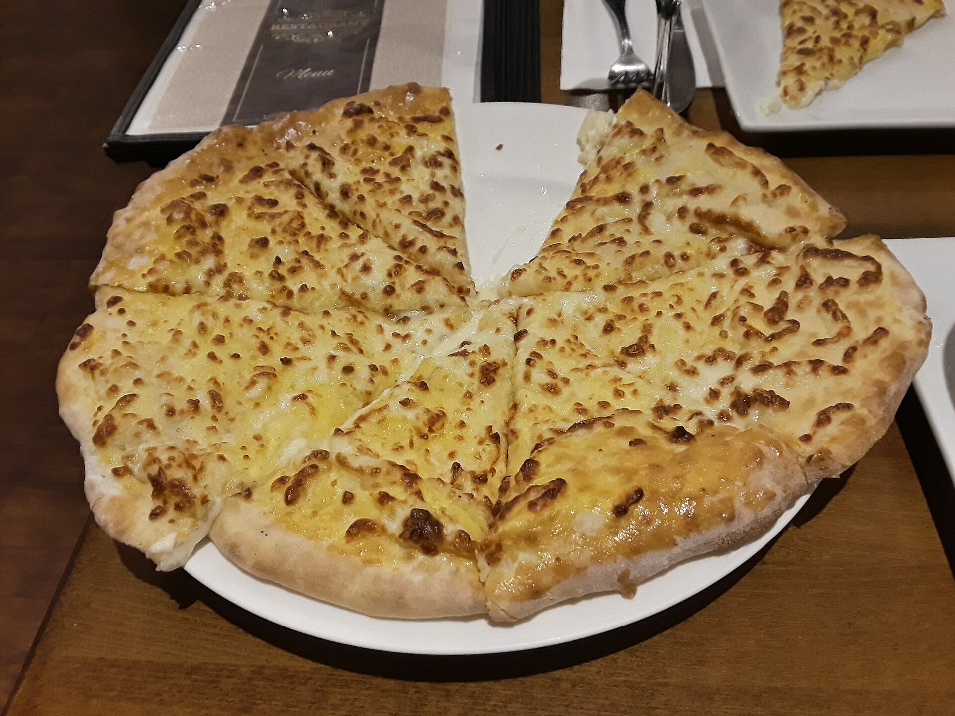 Dạo chợ và tiệm bánh buổi sáng ở Tbilisi: Chợ Dezerter, bánh mì tone & khinkali
