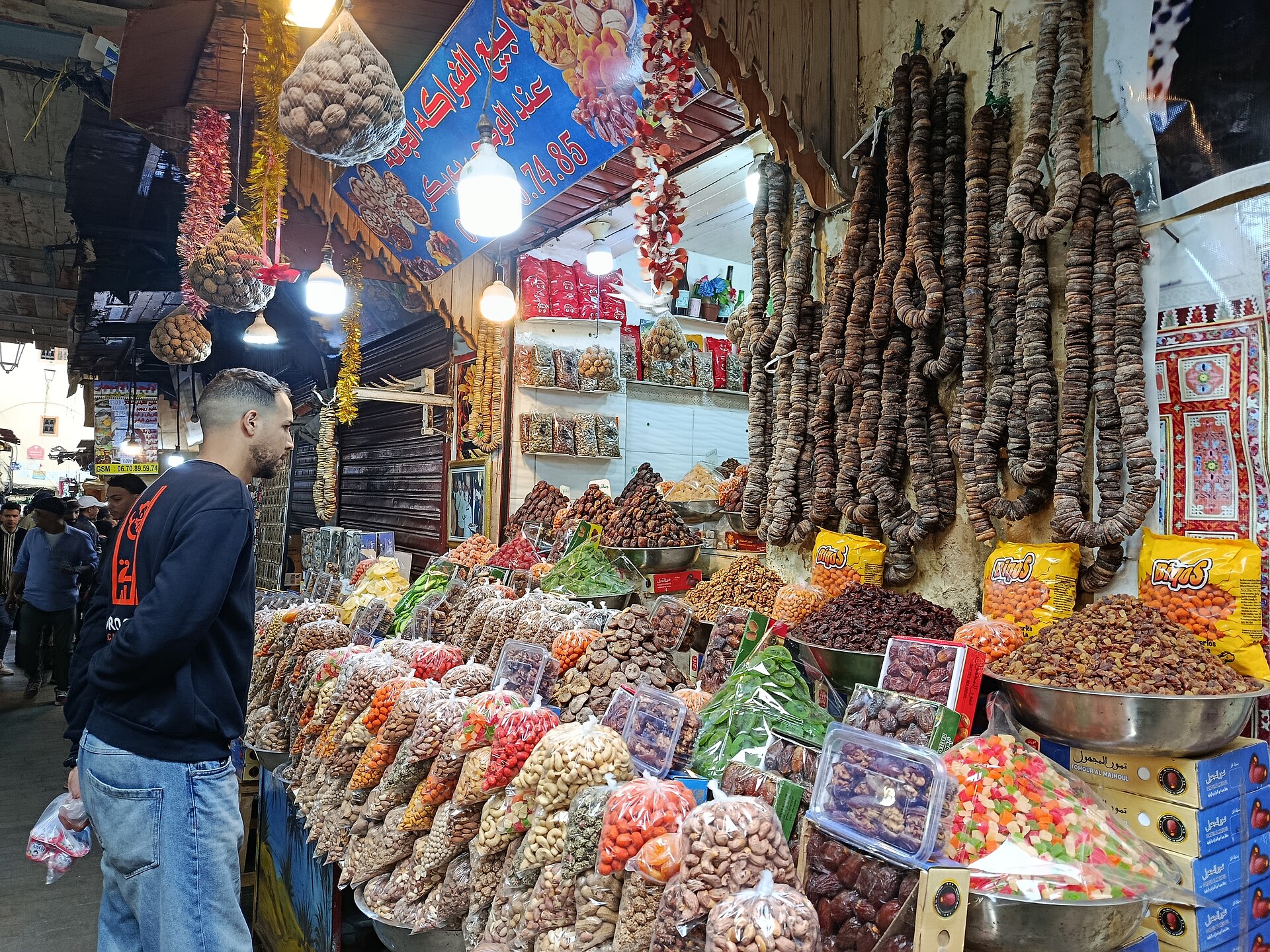 Tour đi bộ ẩm thực buổi sáng ở Medina Fes: Bab Boujloud, Talaa Kebira & Khu chợ đồ ngọt