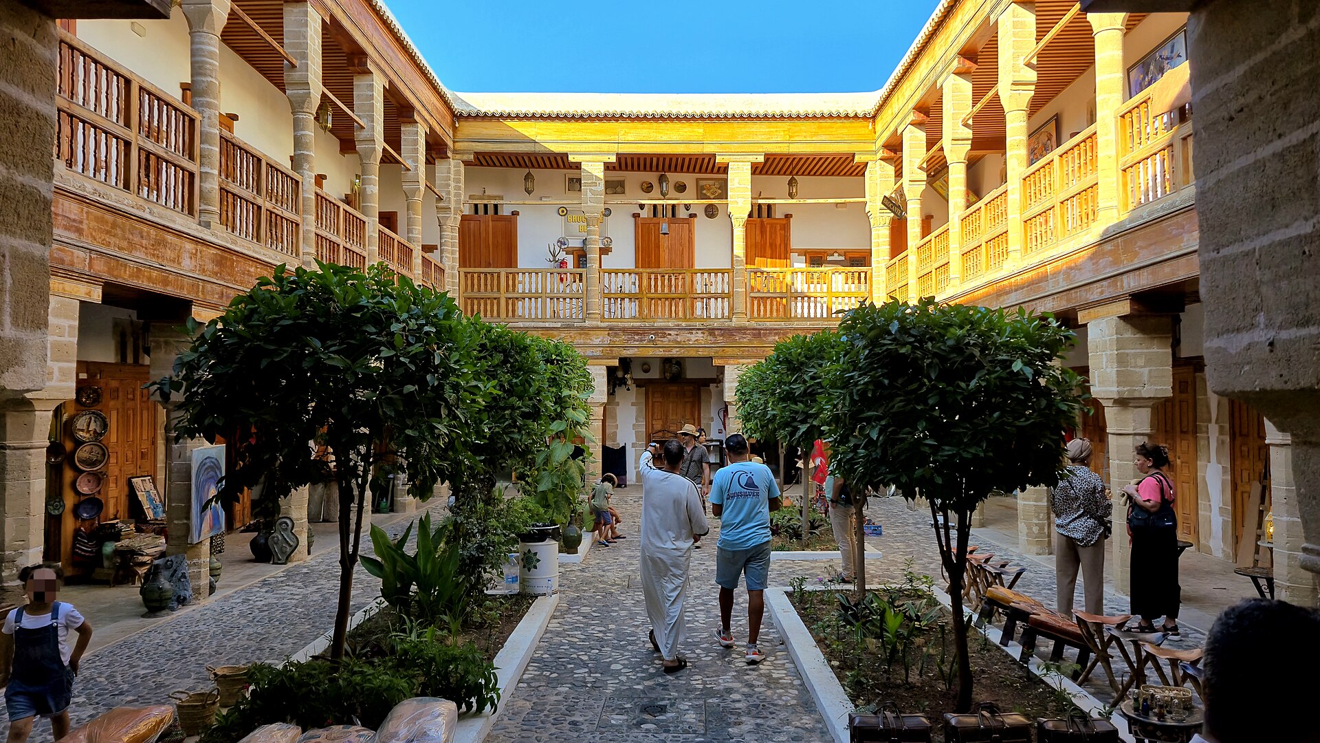 Tour ẩm thực đi bộ Medina Rabat: Rue Souika, Kasbah Oudayas & trà bạc hà bên sông