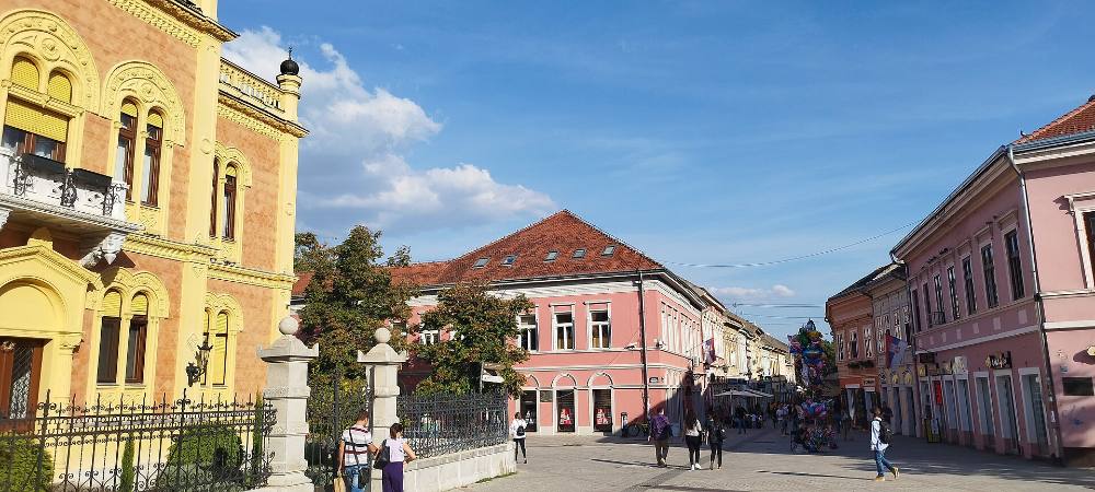 Kostenlose abendliche Stadtführung zu den Legenden von Novi Sad – Mythen, Geheimnisse & Gassen im Schein der Laternen