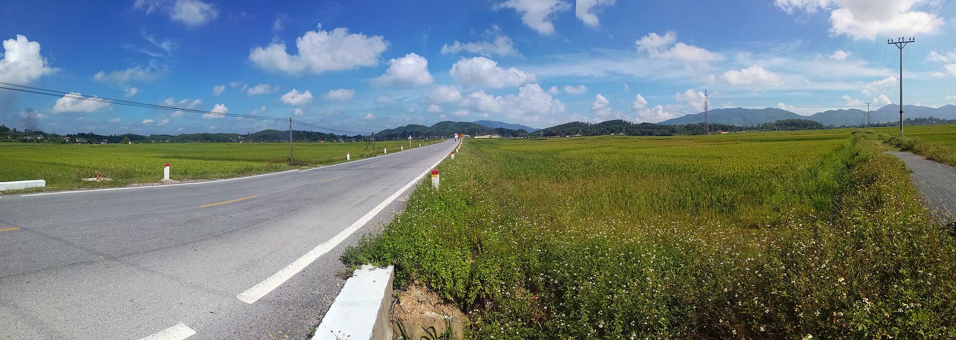 Tour Di Sản Vinh & Kim Liên 1 Ngày: Thăm Quê Bác, Thành Cổ & Biển Cửa Lò