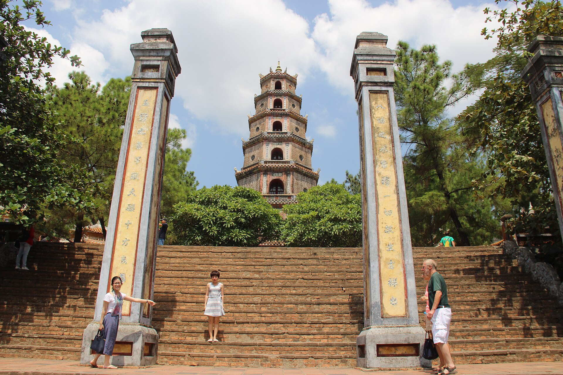 Tour Nhà vườn & Làng nghề Huế: Nhà vườn An Hiên, Kim Long, Chùa Thiên Mụ & Làng hương Thủy Xuân