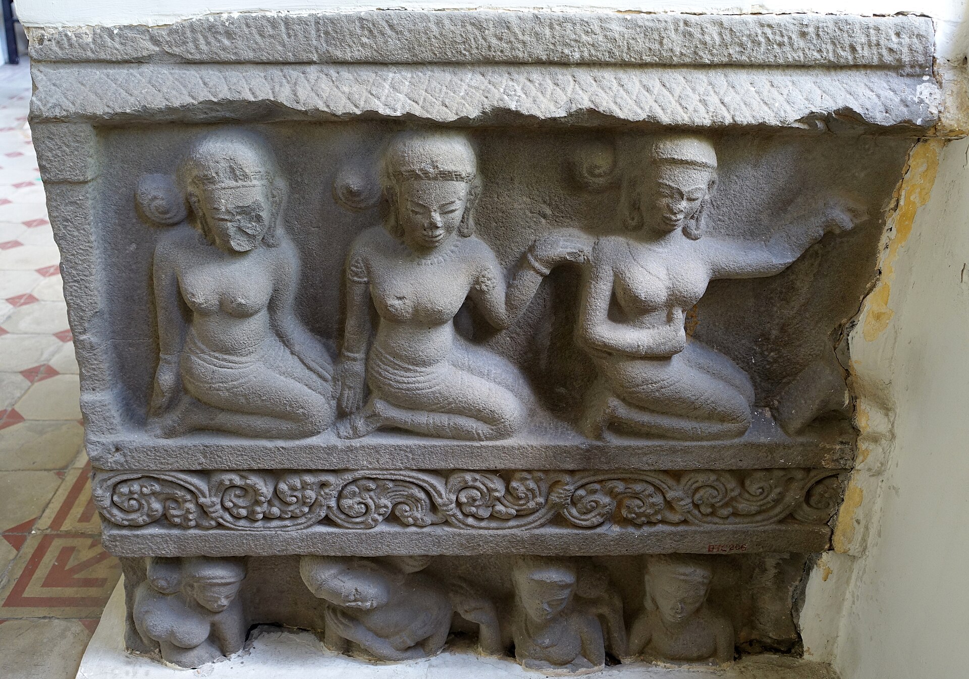 Tour Khám Phá Bảo Tàng & Thành Phố Đà Nẵng: Bảo tàng Điêu khắc Chăm, Bảo tàng Đà Nẵng, Nhà thờ màu hồng & Chợ Hàn