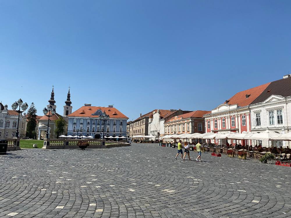 Kostenlose Stadtführung Timișoara: Verborgene Schätze & Lokales Leben – Geheime Ecken & Geschichten aus den Vierteln