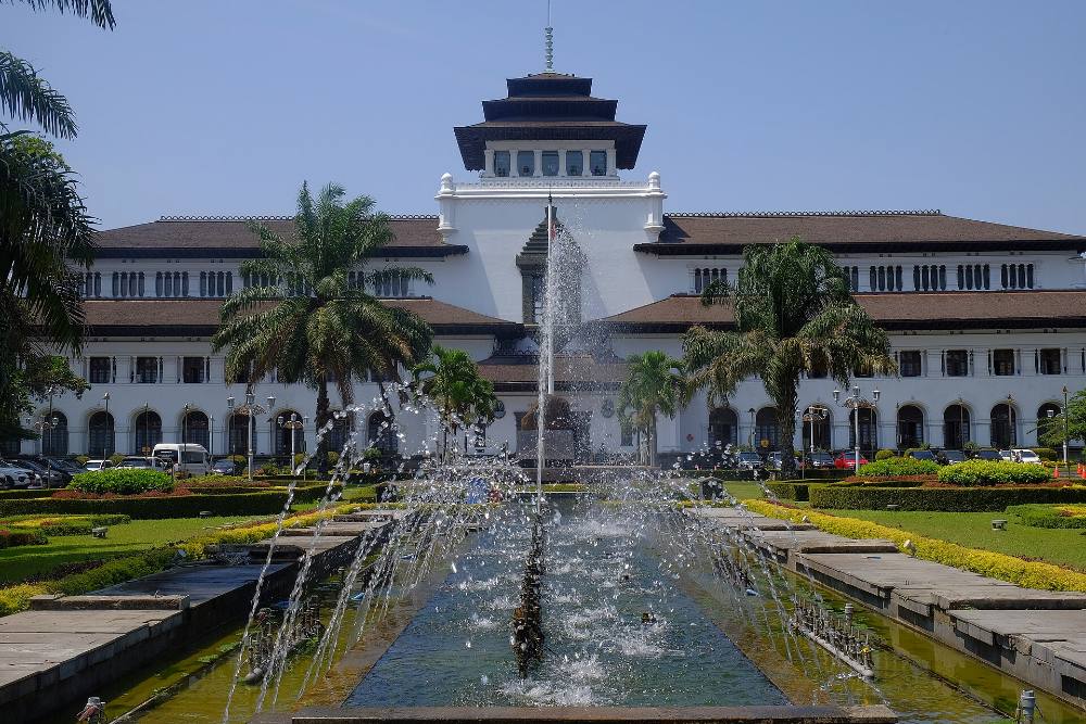 Tour đi bộ miễn phí Nghệ thuật đường phố & Khám phá khác biệt Bandung – Tranh tường, Khu sáng tạo & Văn hóa hiện đại