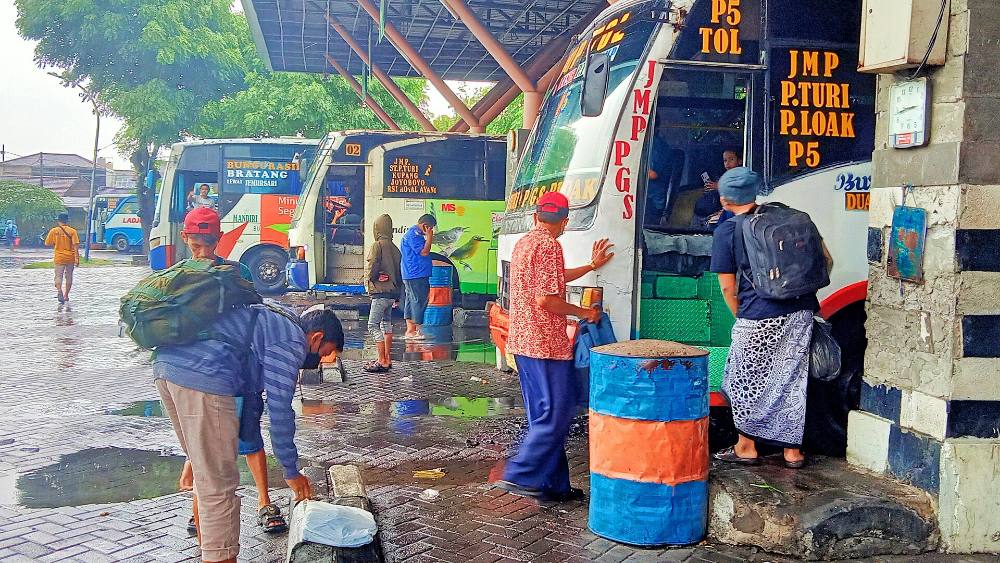 Lawatan berjalan kaki percuma meneroka permata tersembunyi & kehidupan tempatan di Surabaya – Sudut rahsia & kisah kejiranan