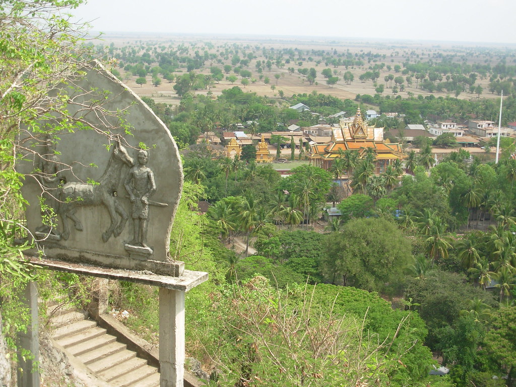 Tour Battambang 1 Ngày: Tàu Tre Norry, Đền Wat Banan, Làng Nghề & Đàn Dơi Hoàng Hôn Phnom Sampeau