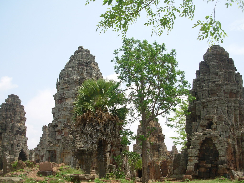 Tour Đạp Xe Battambang Nửa Ngày: Đền Wat Ek Phnom, Làng Nghề & Đường Quê Ven Sông Sangker