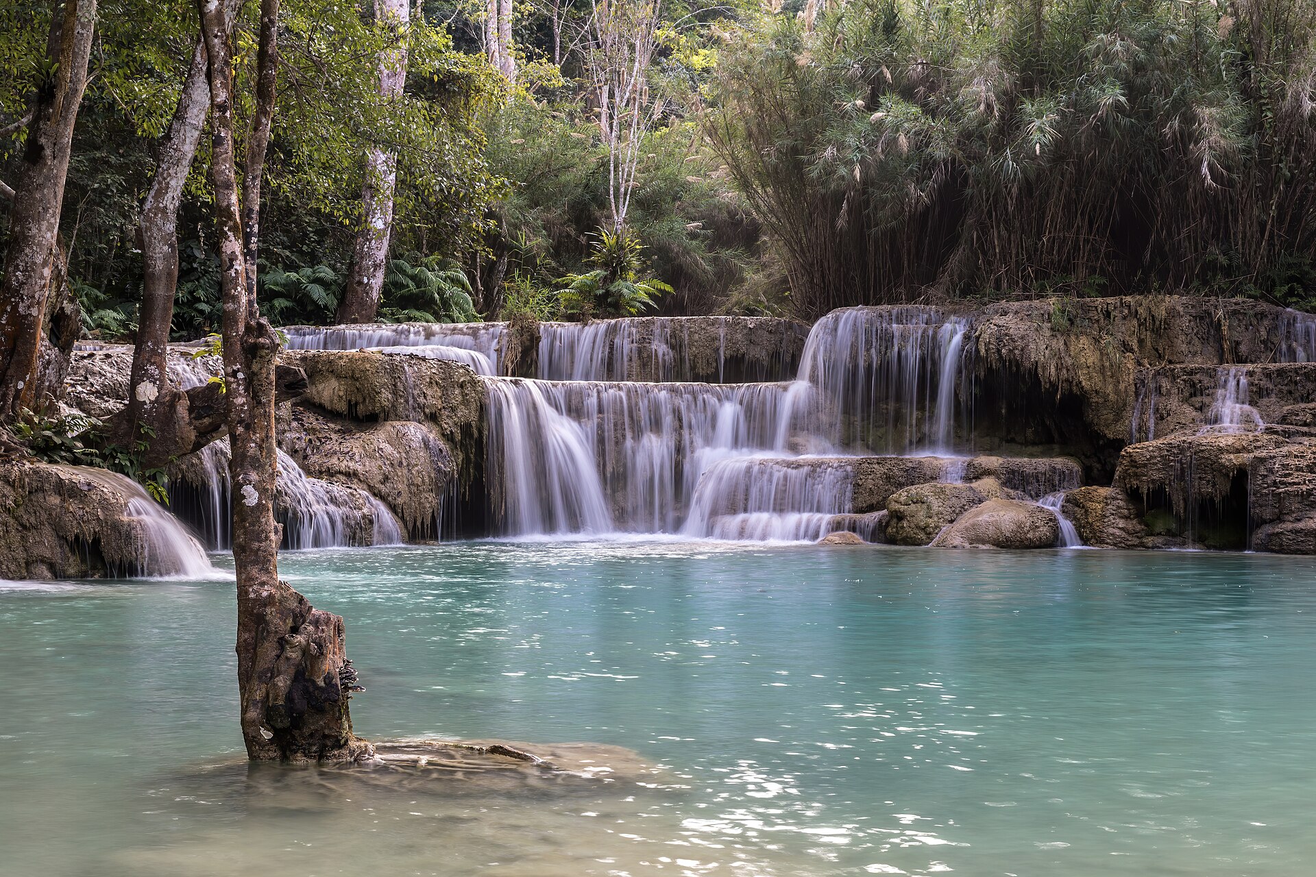 Tour Thác Kuang Si 1 Ngày Từ Luang Prabang: Hồ Nước Xanh Ngọc, Trung Tâm Cứu Hộ Gấu & Làng Hmong