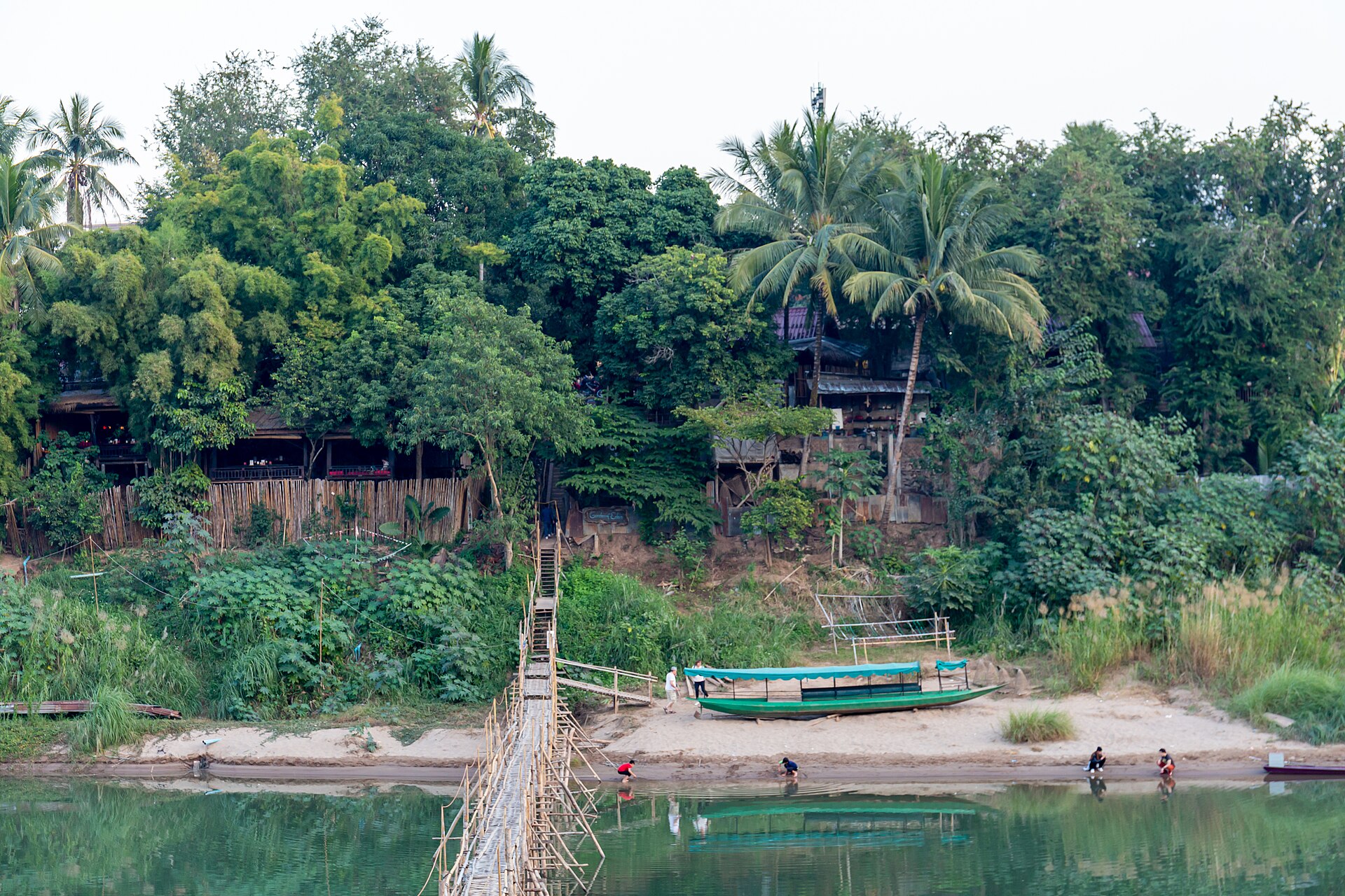 Tour Chèo Kayak Sông Nam Khan & Thác Tad Sae 1 Ngày Từ Luang Prabang